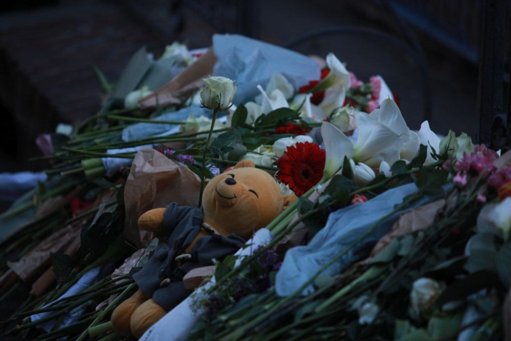 Draga Srbijo, žao mi je što je ovo ludilo stiglo i do tebe: Holivudska zvezda se oprostila od žrtava masakra (foto)