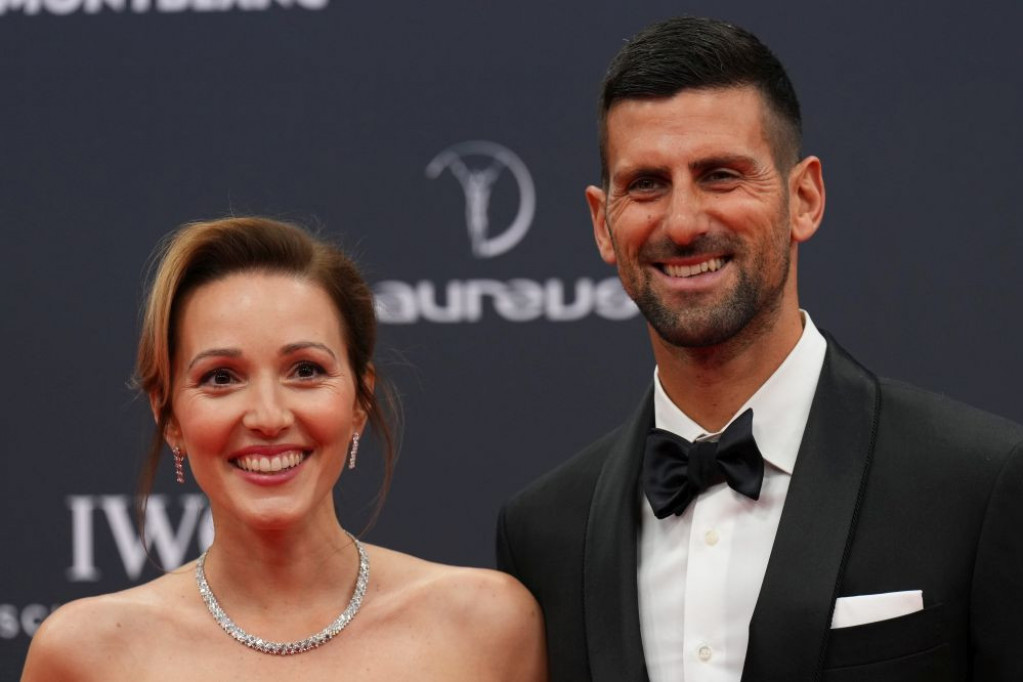 Jelena i Novak zvezde crvenog tepiha u Madridu, nagrada je u njegovim rukama (foto)