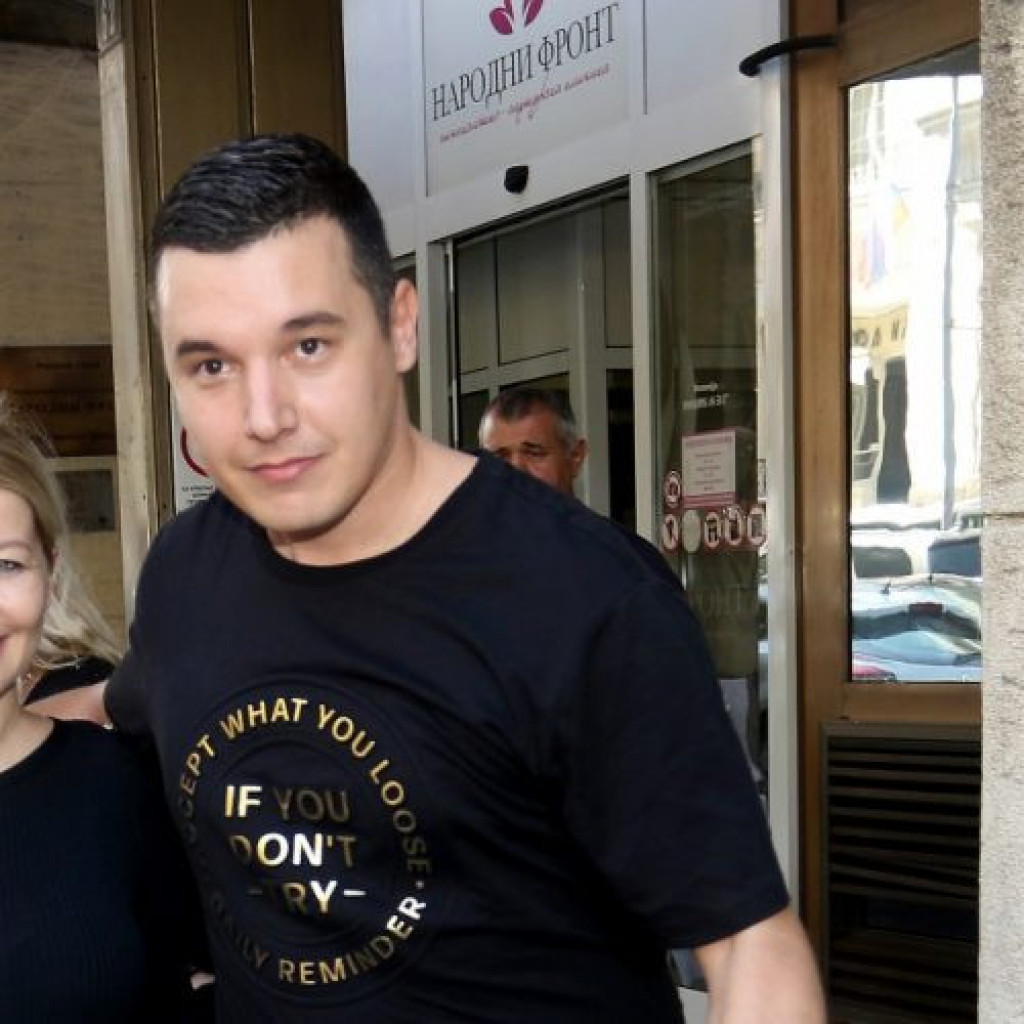 Porodica ponovo na okupu: Danijela Karić i Maksim izašli iz porodilišta