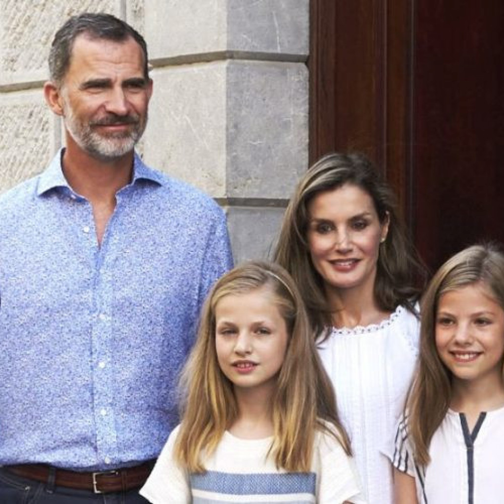 Kralj Filipe i kraljica Leticija: Porodično letovanje na Majorki (foto)