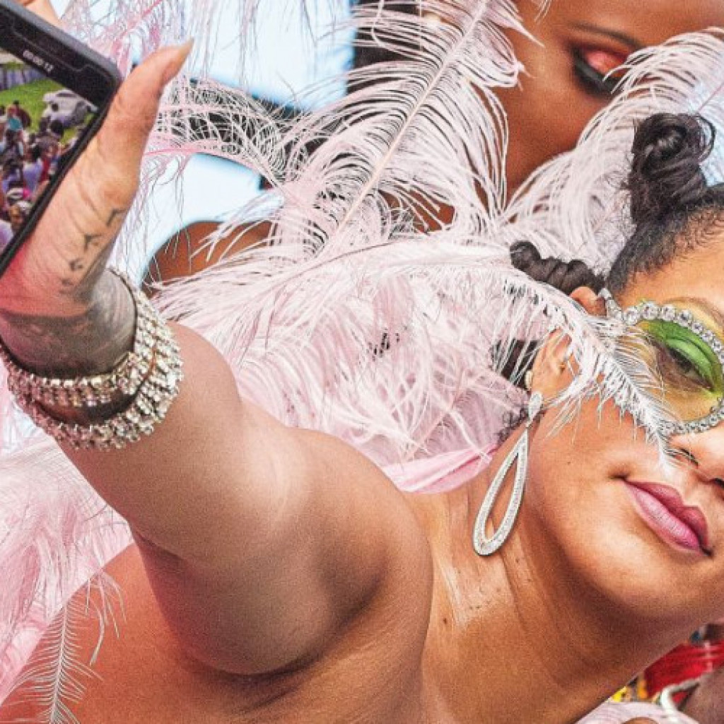 Ružičasti karneval: Rijana ne zaboravlja rodni Barbados (foto)