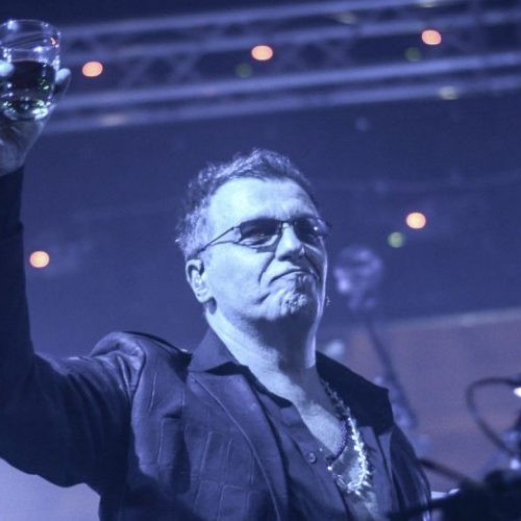 Pogođen je flašom na koncertu: Džentlmenski odgovor Đuleta Van Goga na incident u Sarajevu