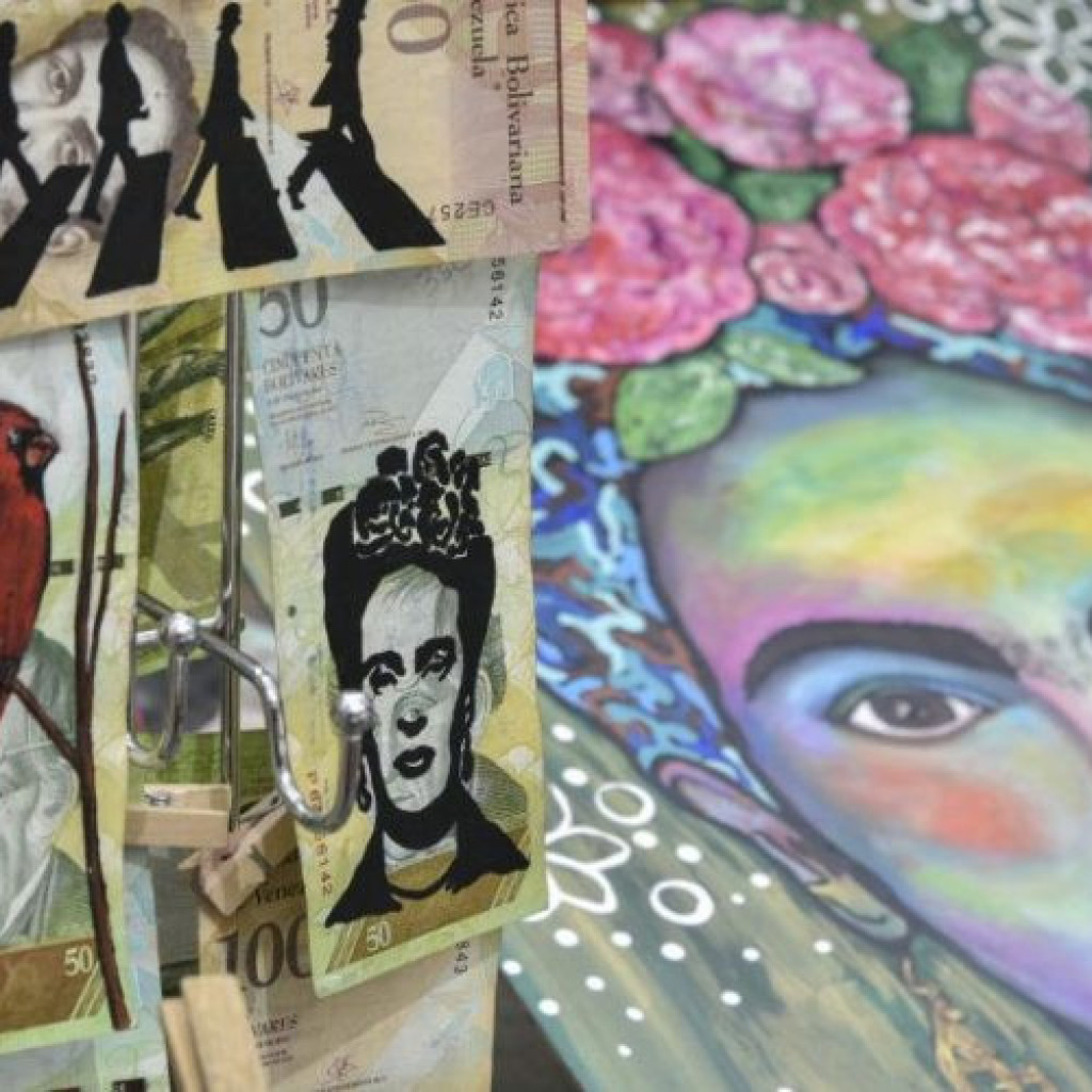 Posvećeno Fridi: Kozmetika i aksesoari inspirisani čuvenom meksičkom slikarkom (foto)