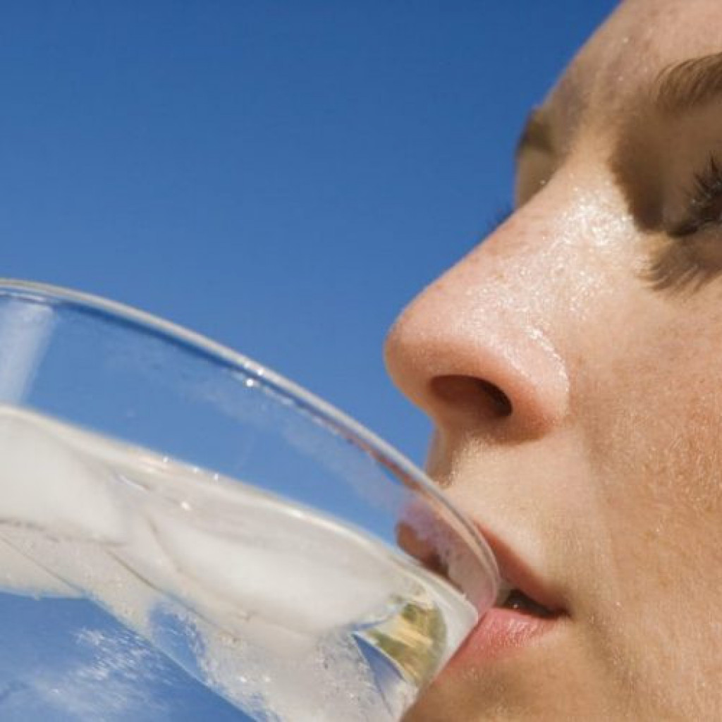Jednostavni trik s vodom koji troši kalorije