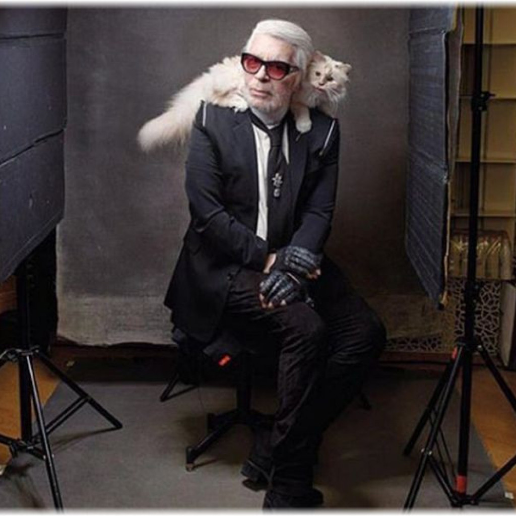 Mačka neće dobiti nasledstvo, ali postaje kreator: Šupet pokreće modnu liniju u znak sećanja na Karla Lagerfelda