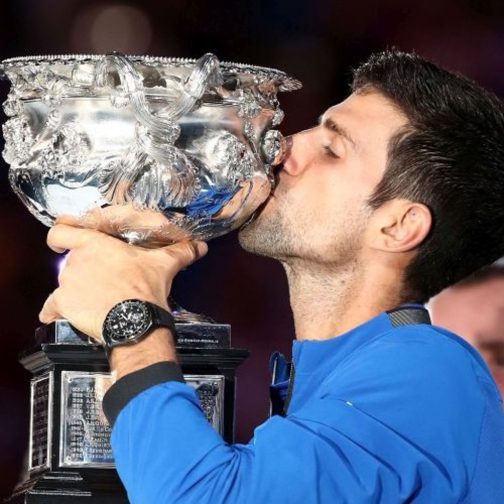 Veliki šampion i veliki čovek: Novakov poklon za fudbalsku legendu (foto)