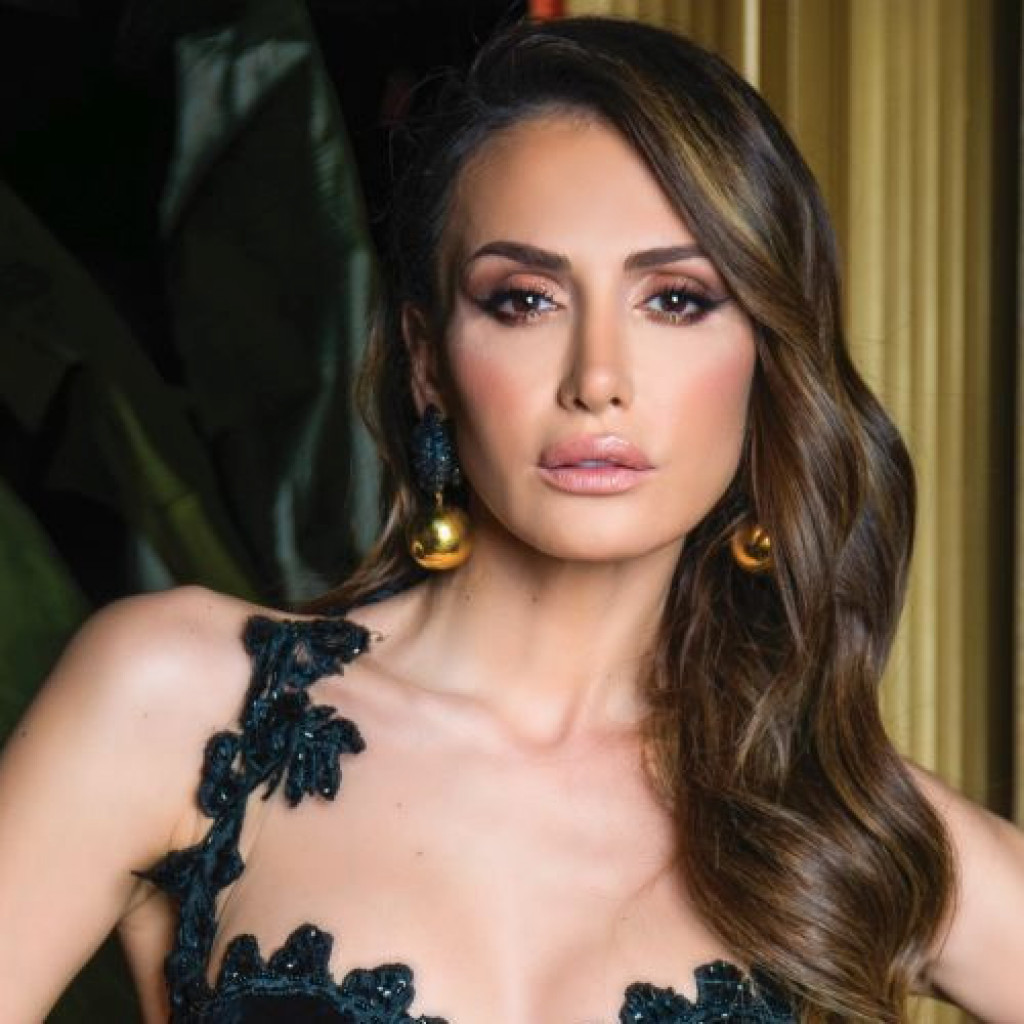 Pevačica odbila da komentariše bivšeg supruga, Emina Jahović i Mustafa nikad nisu bili u gorim odnosima?
