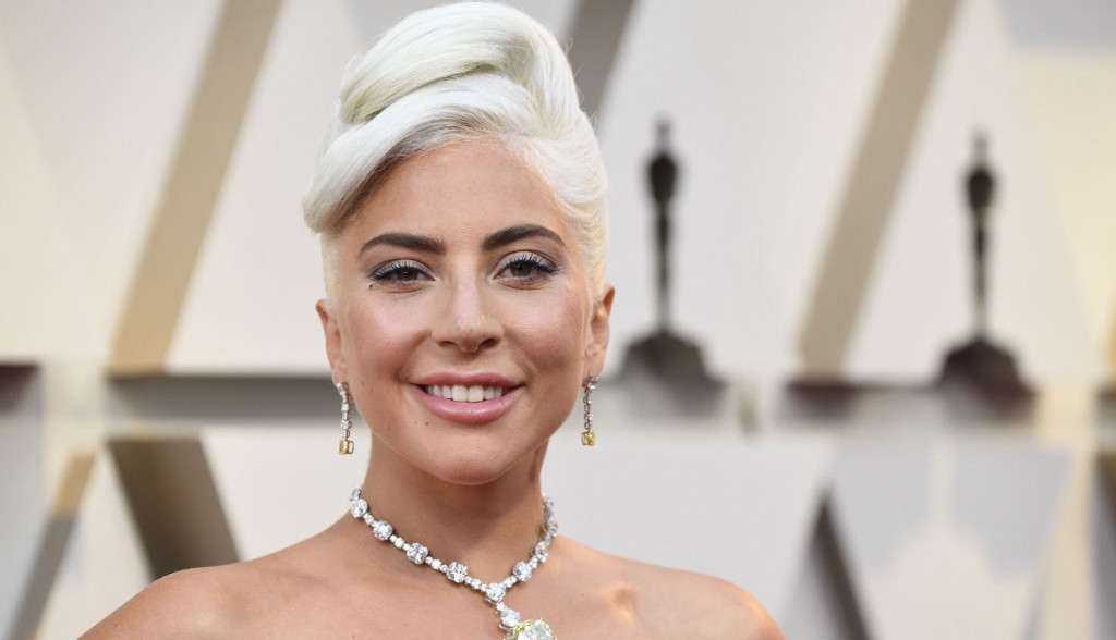 Ne prestaje da nas iznenađuje: Ledi Gaga svedena i elegantna