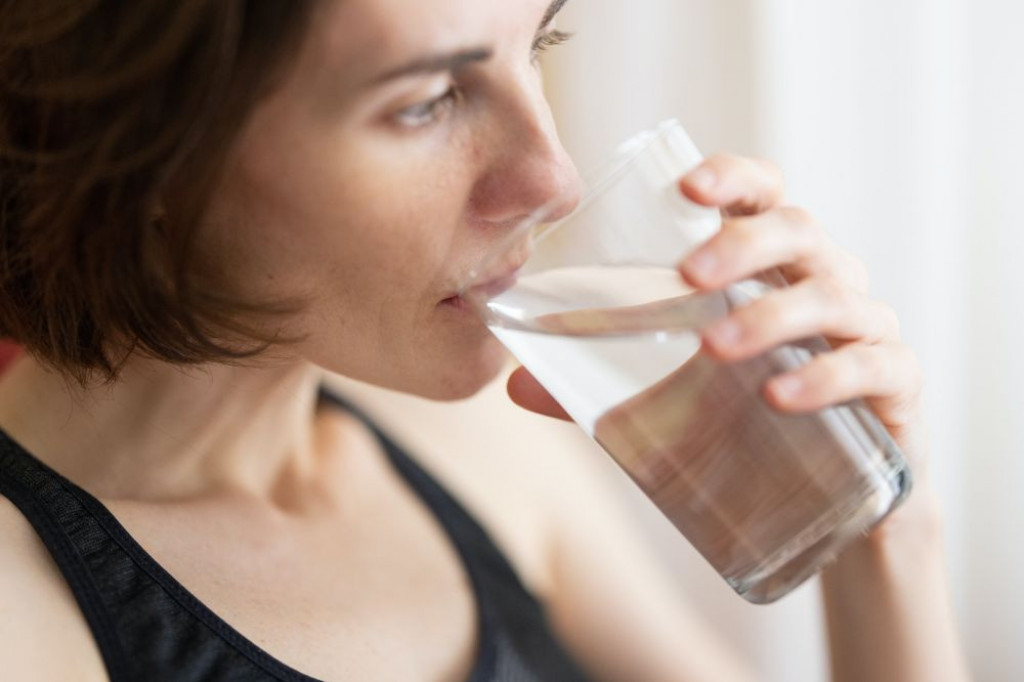 Oprez: Pijete dosta vode dnevno, ali ukoliko to radite na ovaj način veoma grešite