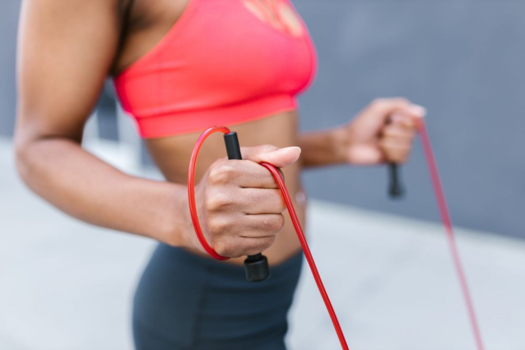 10 minuta ove vežbe sagoreva više kalorija nego pola sata trčanja (video)