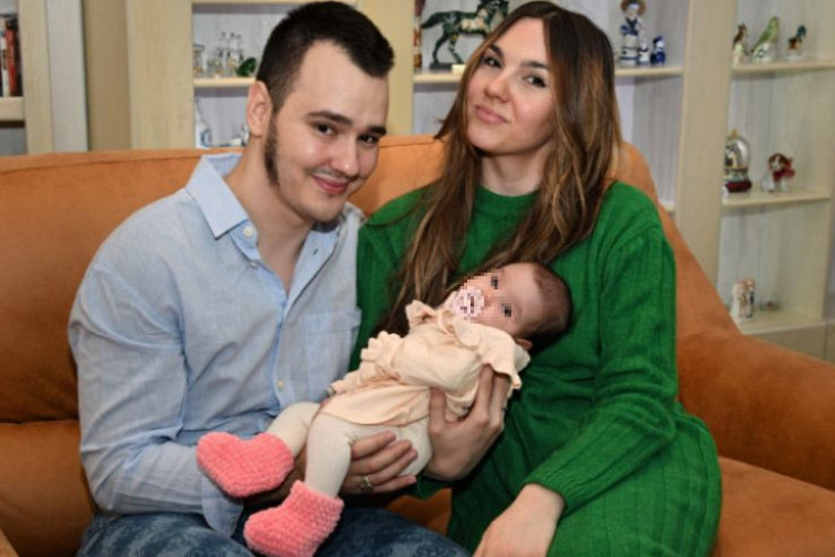 Verino prvo zimovanje: Aleksa Balašević sa suprugom i ćerkom uživa na posebnoj destinaciji (foto)