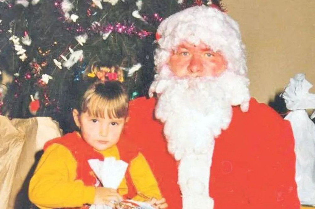 Pre 25 godina ova devojčica nije ni sanjala da će joj Deda Mraz ispuniti sve želje, za mesec dana najveću od njih