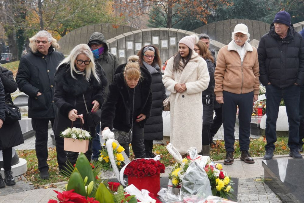 Tri pretužne godine: Porodica i prijateji na Džejevom grobu, reči ćerke Marije će svi pamtiti