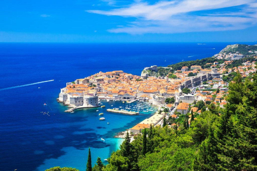 Proslavite Praznik rada na Jadranu: Luksuz i zabava u Dubrovniku uz Arijanu Čulinu